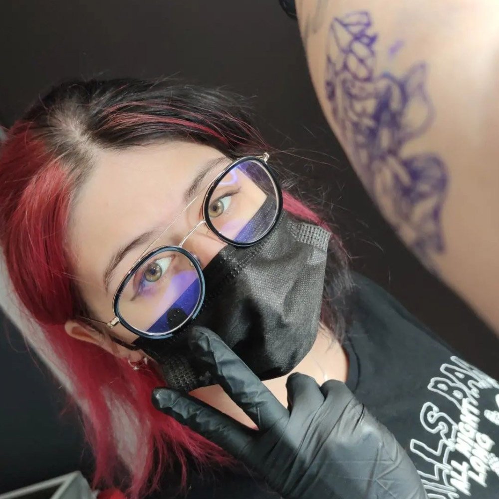 Hebi - Tatoueuse